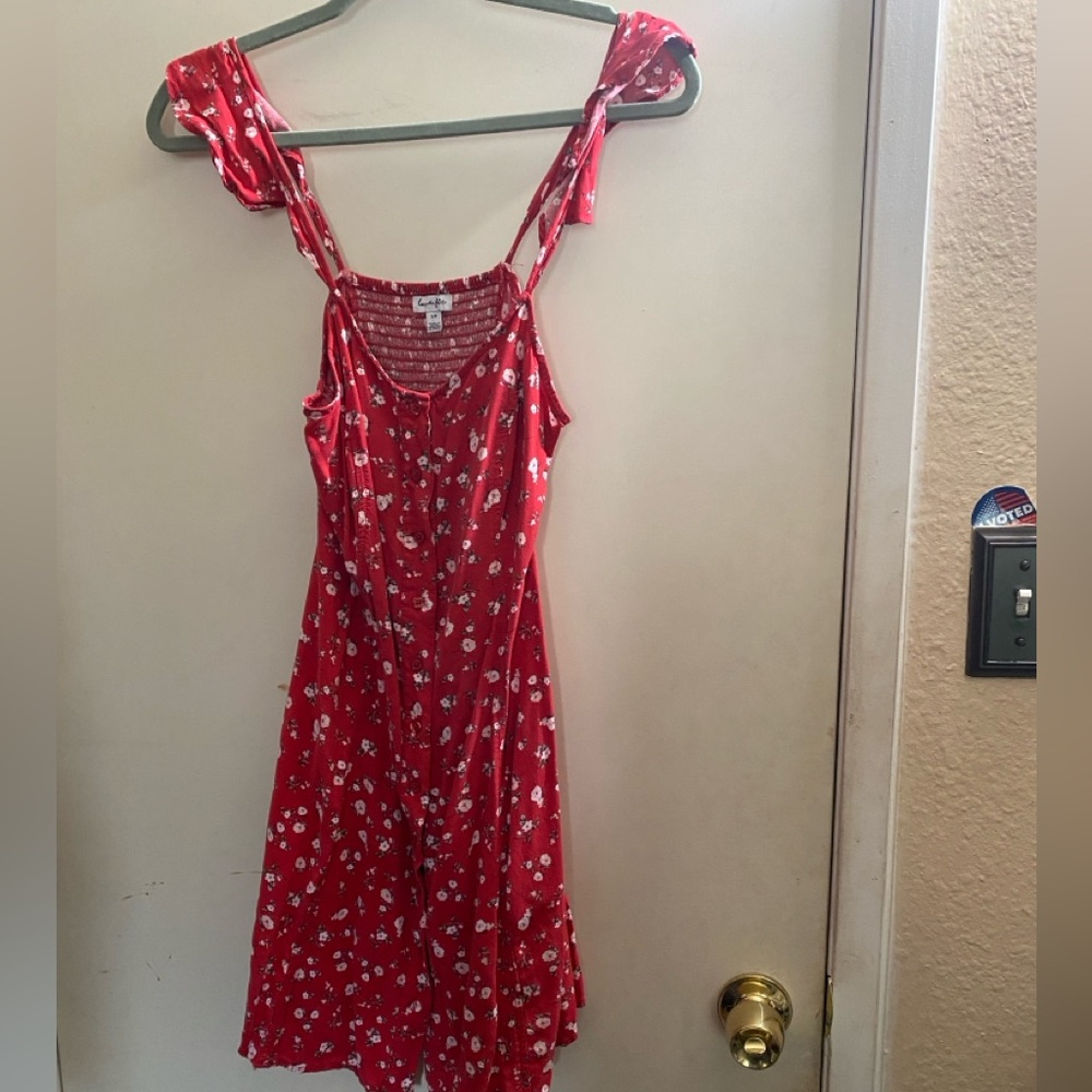 Beautiful red floral dress. Perfect for summer and spring. Size Small